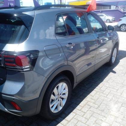 VOLKSWAGEN T-CROSS 1.0 200 TSI TOTAL FLEX AUTOMÁTICO VOLKSWAGEN T-CROSS 1.0 200 TSI TOTAL FLEX AUTOMÁTICO
